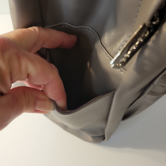 Pink Gray Womens  Backpack.  NWOT 😍 B1 - Picture 4 of 16